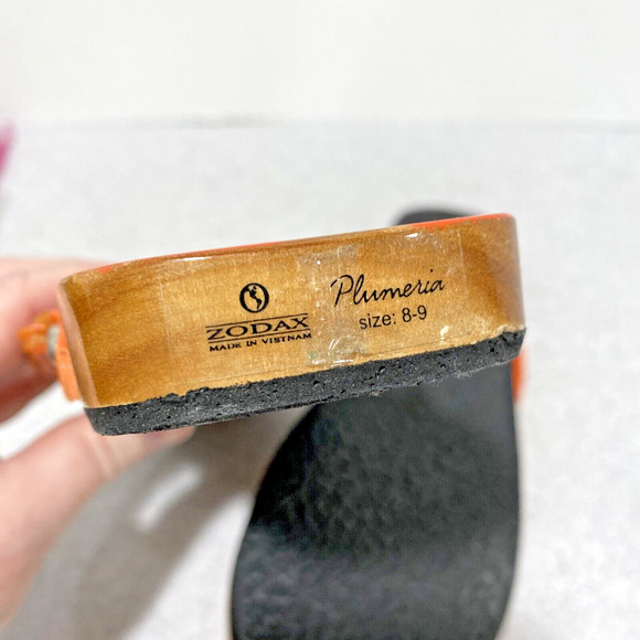 Zodax Plumeria Wooden Sole Thongs Sandals orange white clear sequins US size 8-9 - Picture 5 of 6